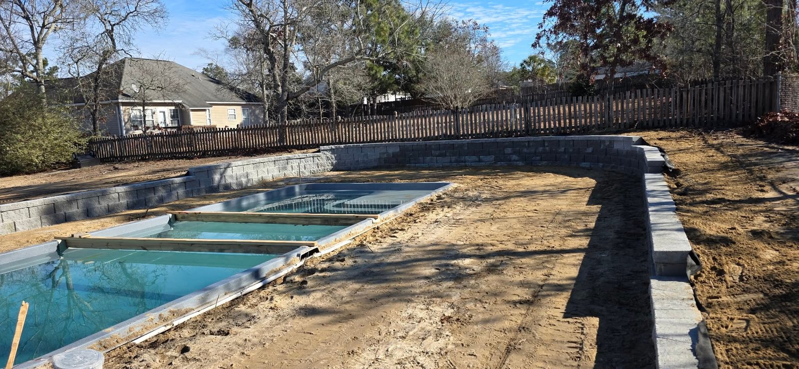 How to Choose the Perfect Pool Design for Your Home